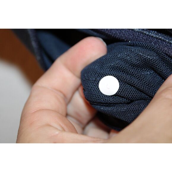 Lululemon women's zip up workout jacket space denim blue color navy size 6 - Picture 3 of 9